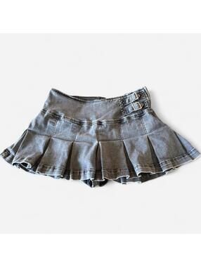 Wild Fable grey denim pleated mini skirt with buckle detail, size 10